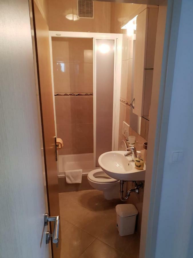Guesthouse Marina 图彻皮 外观 照片