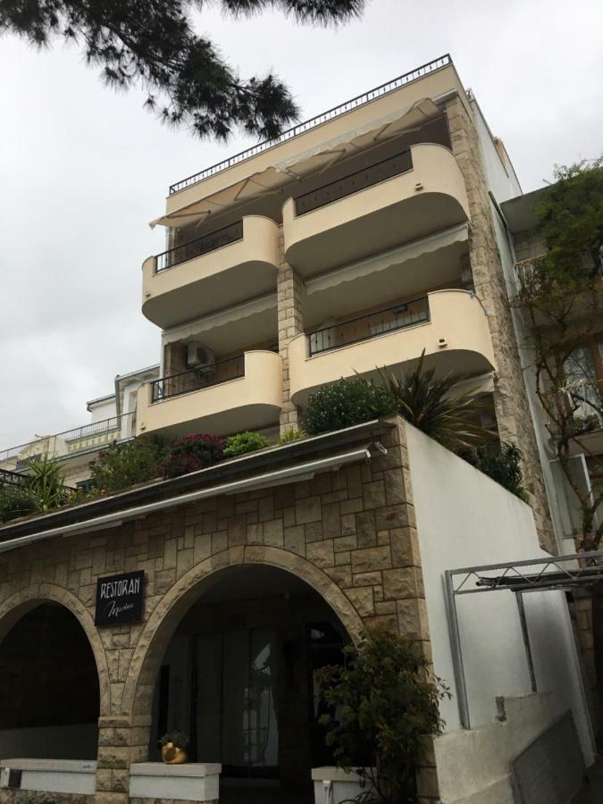 Guesthouse Marina 图彻皮 外观 照片